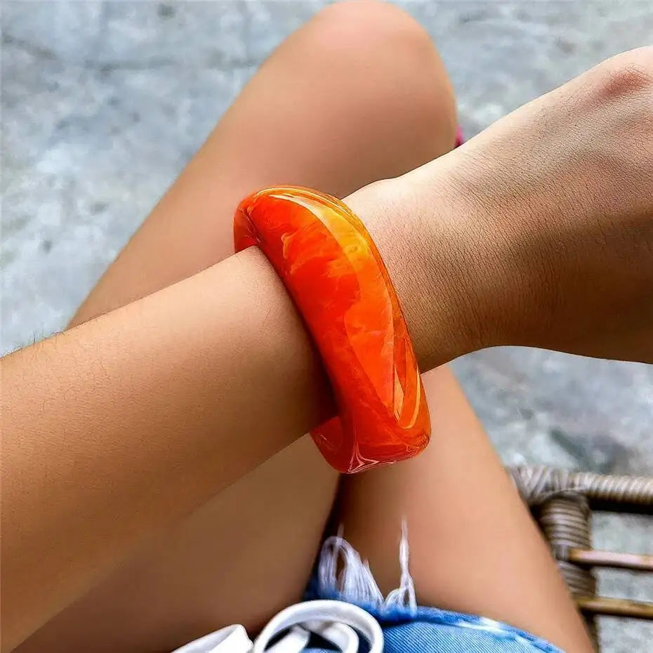 Fascinating Massive Bracelet, Marble Effect