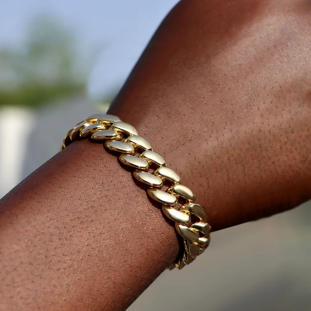 Cuban Link Bracelet — Iced & Plain